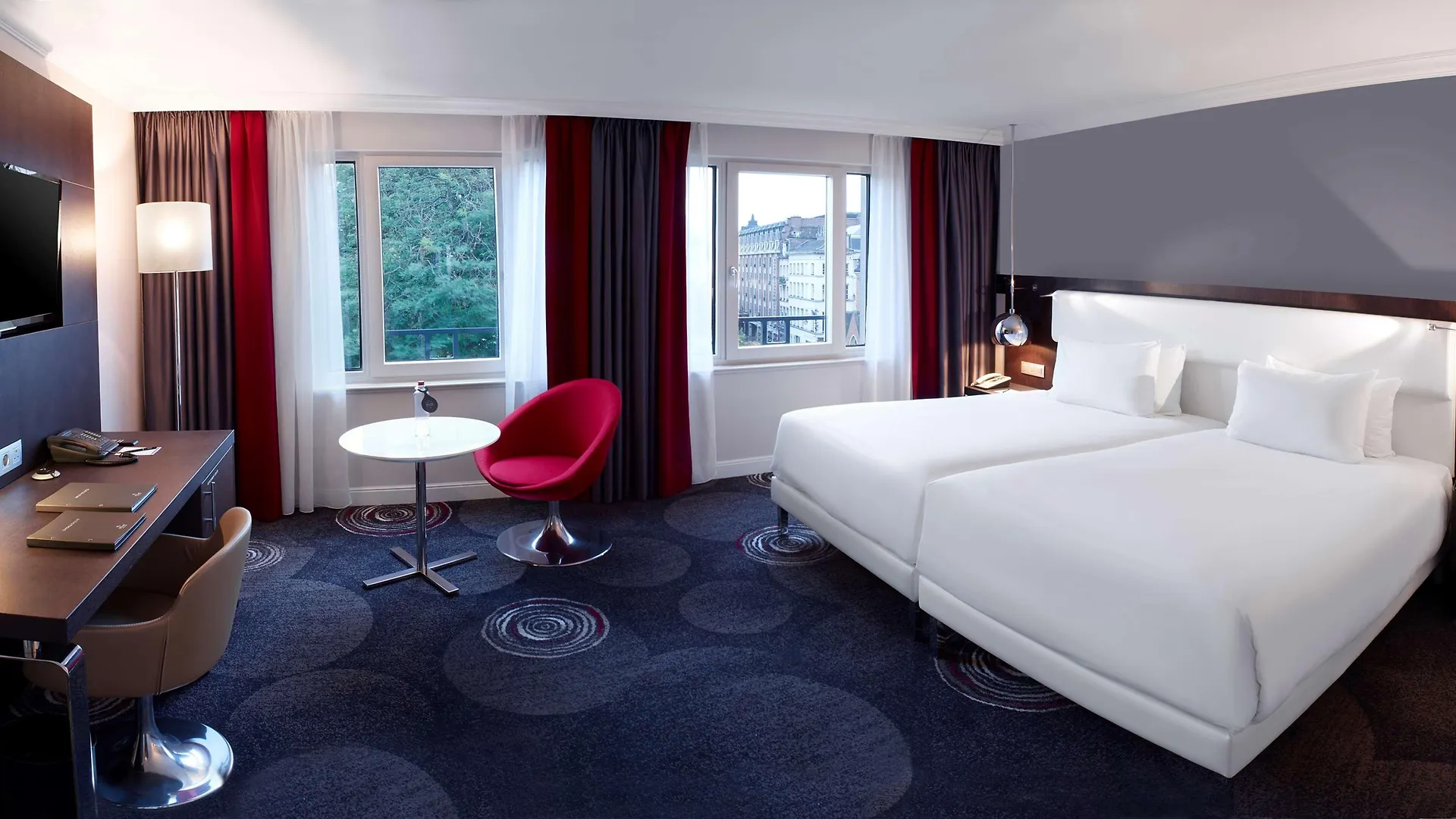 Hilton Brussels Grand Place 4*,  Bélgica