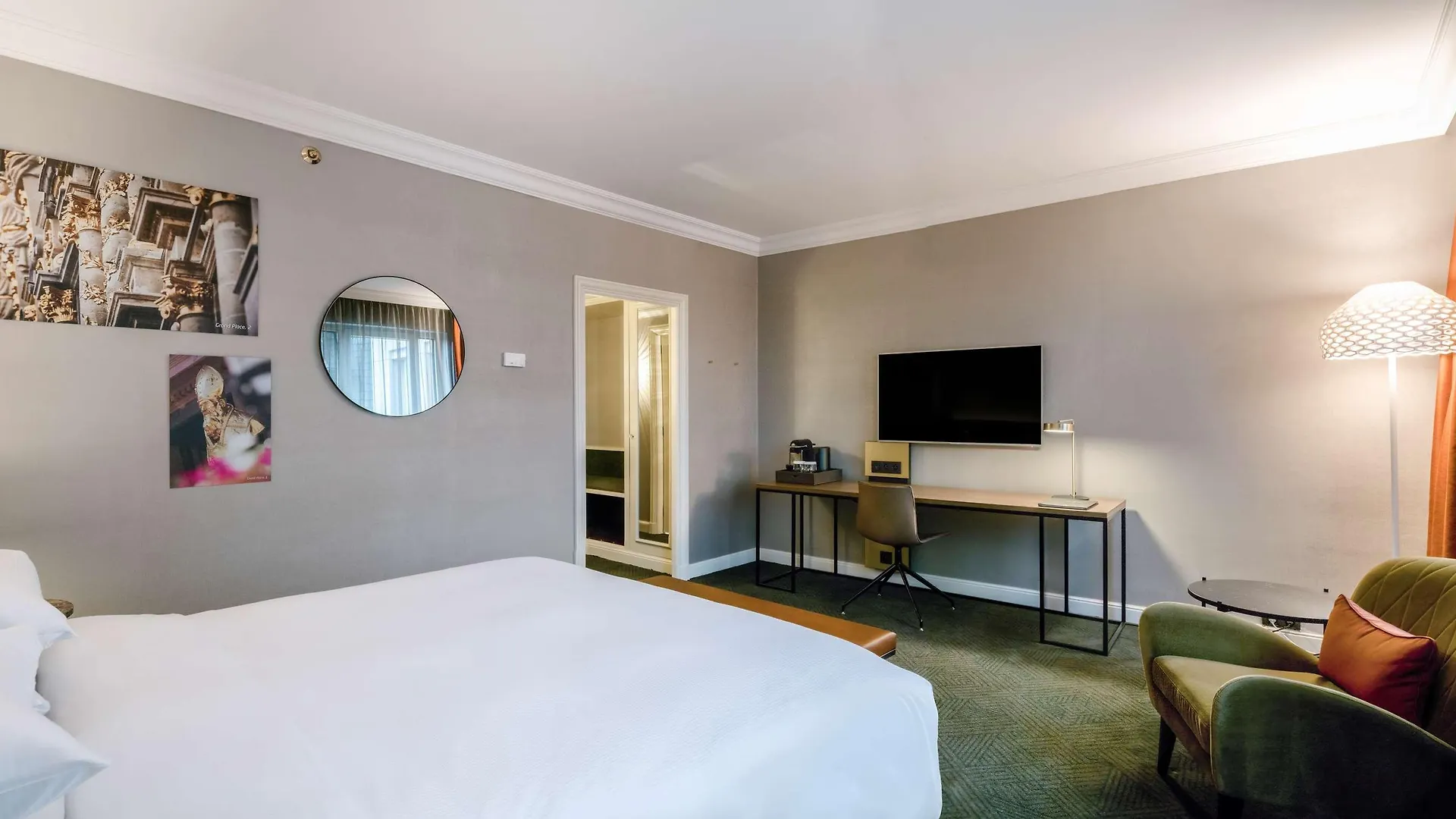 Hilton Brussels Grand Place 4*,  Bélgica