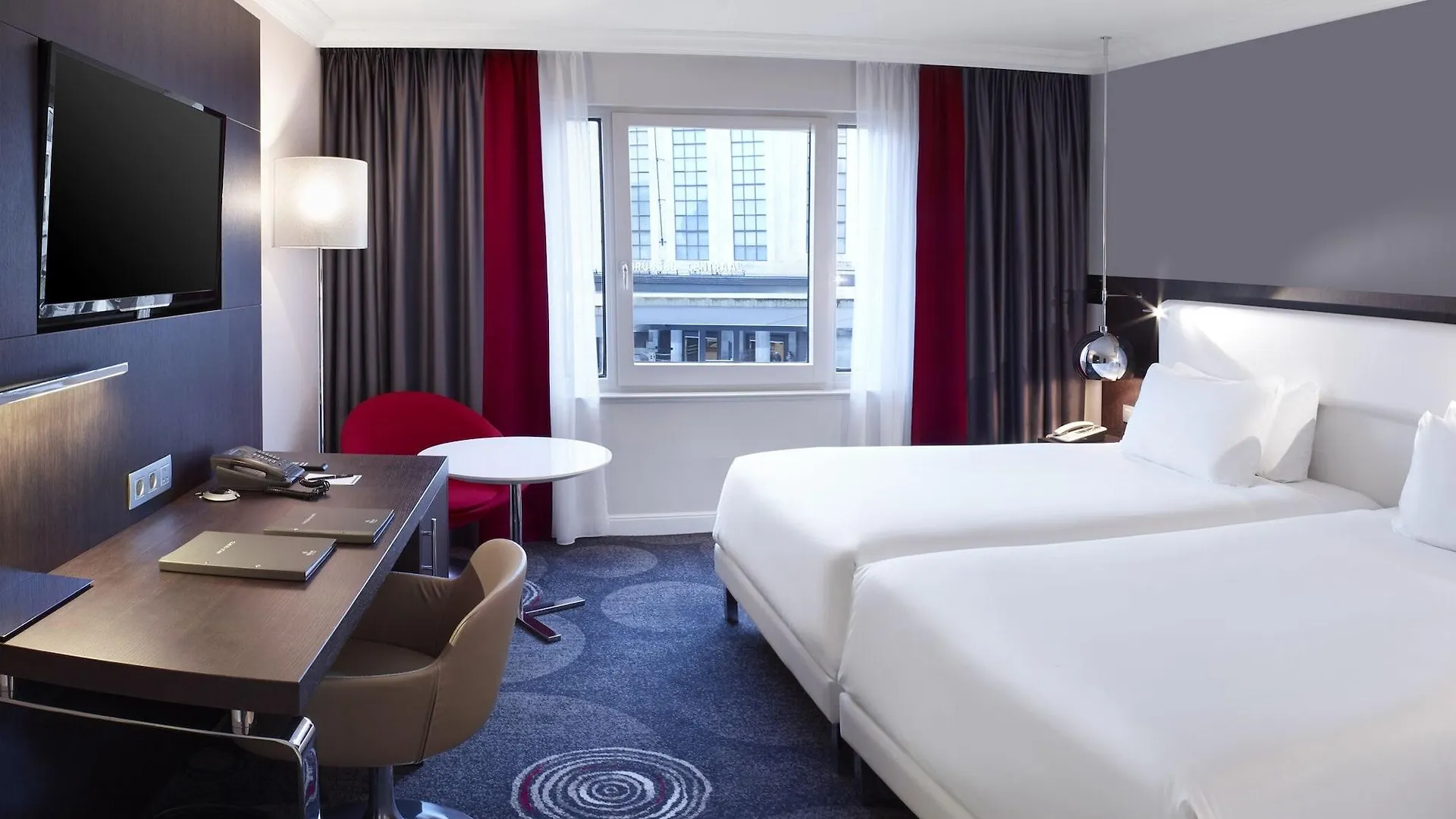 **** Hotell Hilton Brussels Grand Place Belgien