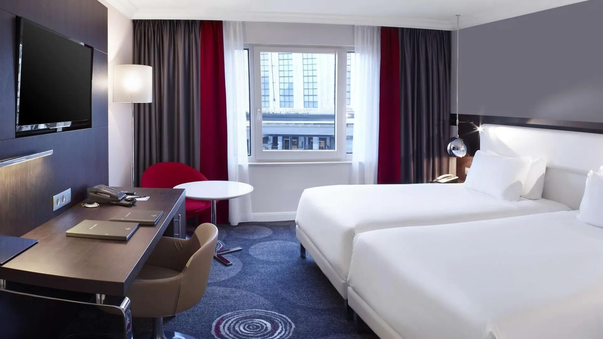 **** Hotell Hilton Brussels Grand Place Belgien